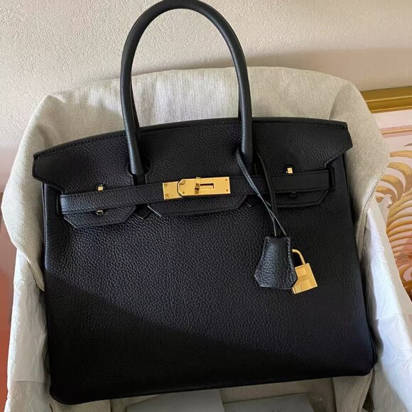 Classic Hermes Bag: A Stylish and Versatile Choice for Elegance - Picture 1 of 4